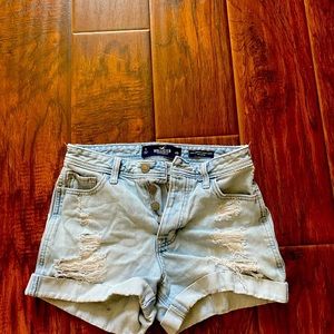 Jean shorts. Hollister. Size 25